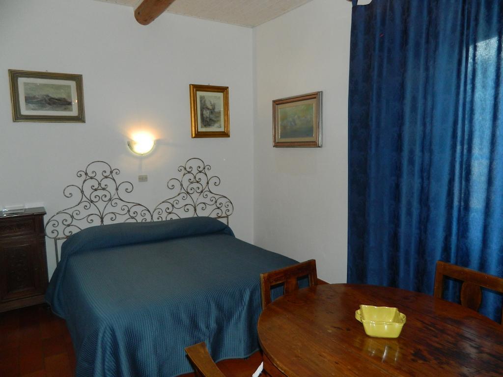 Le Gret Villa Subbiano Room photo